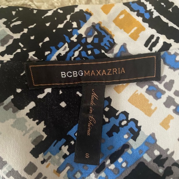 BCBG MAX AZRIA LARKSPUR BLUE COMBO WITH ASYMMETRICA Top - Picture 10 of 11